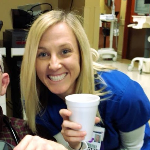 Meet your Posher, Lacey - Picture 2 of 3